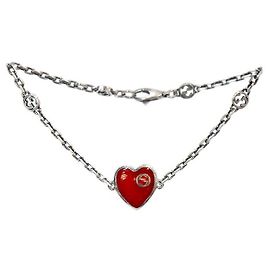 Gucci Bracelet entrelacé en argent avec cœur rouge Rouge
