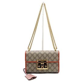 Gucci Small GG Shoulder Bag com Corrente Dourada e Cadeado Multicor