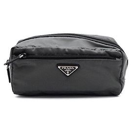 Prada Bolso pouch unisex de Re-Nylon gris con logo triangular Castaño