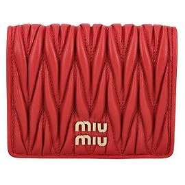 Tarjetero para mujer Miu Miu Matelassé de piel napa Rojo AFPP Roja