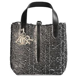 Dior Petit Cabas Vertical Tweed Noir Motif Cannage Blanc Blanc