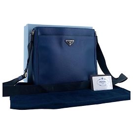 Prada Sac Messenger Crossbody en Saffiano avec Logo Triangle Bleu
