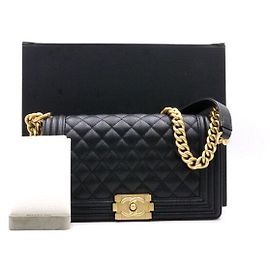 Chanel Bolsa de Ombro Boy Caviar Medium Flap com Corrente Dourada Preto