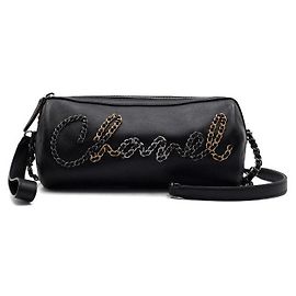 Chanel Bolsa Bowling em couro preto com logo e corrente prateada Preto