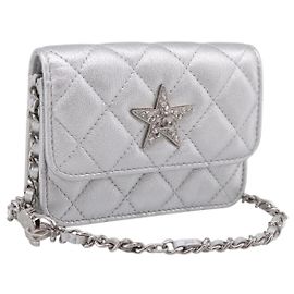 CHANEL Schultertasche mit Kette aus Matelassé-Leder Silver CC Auth 195507M Silber
