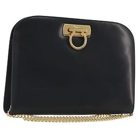 Borsa a tracolla Salvatore Ferragamo Gancini Chain in pelle nera e oro Auth 196249 Nero D'oro