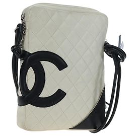 Bolsa CHANEL COCO Mark Matelasse Cambon Line em couro branco CC Auth 194709M Branco