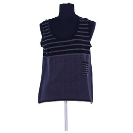 Chanel black cashmere sleeveless top Black