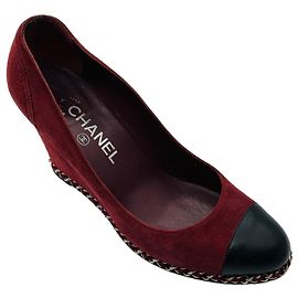 Chanel Dark Burgundy 2011 Suede Wedge Escarpins Pumps Dark red