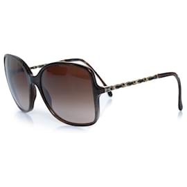 Chanel, square brown sunglasses with chain Brown