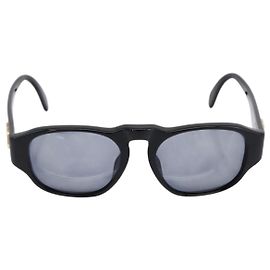 Chanel Logo CC Plastic Negro