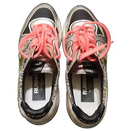 Sneakers Golden Goose Running in pelle e leopardato Nero Bianco Beige Stampa leopardo Metallico