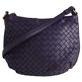 Bolsa de ombro Bottega Veneta em couro roxo Roxo
