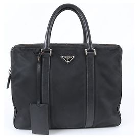 Borsa Tote Business Prada in Nylon Tessuto e Pelle Saffiano Nero