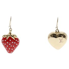 Orecchini Louis Vuitton Cuore Fragola in resina rossa placcata oro e strass Rosso