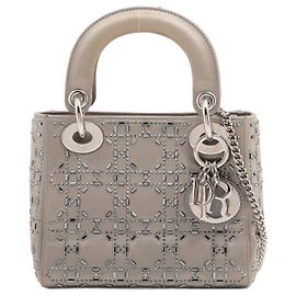 Dior Mini Lady Dior em pele cinza com cristais