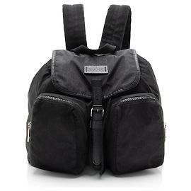 Mochila Gucci GG Nylon com fivela e bolso duplo Preto