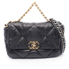 Borsa a tracolla Chanel 19 Dixneuf in pelle matelassé Nero