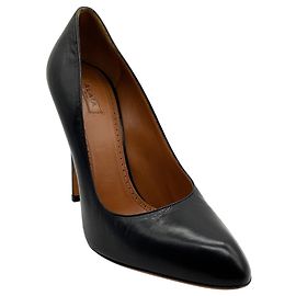 Alaïa Sapatos de salto Alaia em pele preta com ponta amendoada Preto