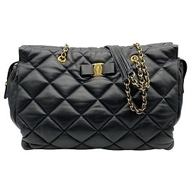 Bolsa de ombro acolchoada em couro preto Salvatore Ferragamo com laço Preto