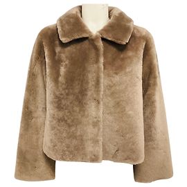 Autre Marque Fleurette Taupe Cropped Shearling Jacke Braun