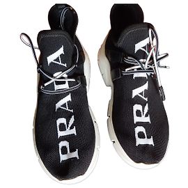 Baskets Prada en maille noire avec logo blanc Noir Blanc