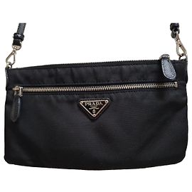 Prada Borsa a Tracolla in Nylon Nero Nero