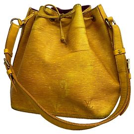 Bolso de hombro Louis Vuitton Epi Petit Noé Amarillo