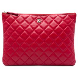 Pochette Chanel Red Medium Quilted Lambskin O Case Rouge