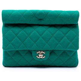 Clutch Roll Chanel em jersey acolchoado verde CC Verde