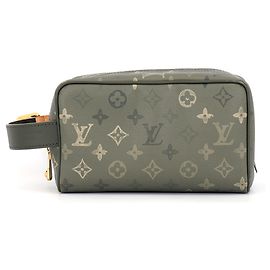 Pochette Louis Vuitton Monogram Vert Kaki Monogramme