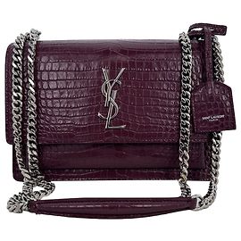 Bolsa de Ombro Saint Laurent Sunset Medium em Couro com Efeito Croco Burgundy Vermelho Bordeaux