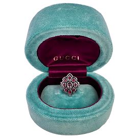 Anel de flor Gucci em metal prateado com cristais vermelhos Prata