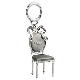 Dior Pingente de Bolsa Icon Acabamento em Metal Prateado Tecido Estilo Cetim Cinza Marrom