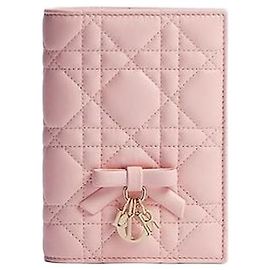 Dior Capa de Passaporte Lady Suede Pink Cannage Lambskin Rosa