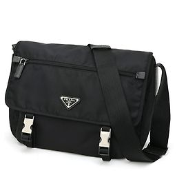 Borsa a tracolla Prada in nylon nero Nero