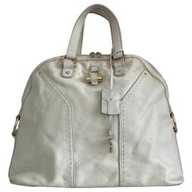 Yves Saint Laurent le MUSE Handtasche aus écru Leder. Aus weiß