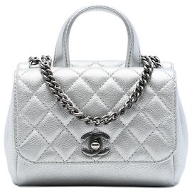 Bolsa Satchel Chanel Pilot Essentials de aba dupla em couro de bezerro granulado metálico prateado Prata