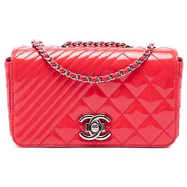 Bolsa Tiracolo Chanel Small Quilted Patent Coco Boy Flap vermelha Vermelho