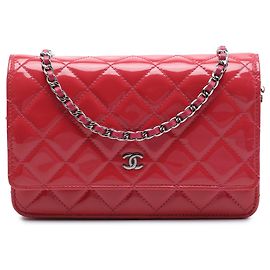 Bolsa tiracolo Chanel CC acolchoada em couro envernizado vermelho com corrente Vermelho