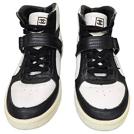 Sneakers alte Chanel in pelle bianca e nera Nero Bianco