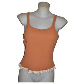 Regata Blumarine em algodão cor caramelo com renda Caramelo