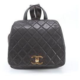 Zaino e borsa a tracolla Chanel in pelle d'agnello matelassé con catena Nero