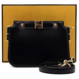 Fendi Borsa a tracolla da donna in pelle nera Touch con logo dorato Nero