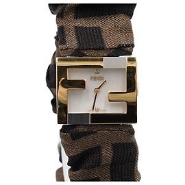 Fendi Relógio de pulso com pulseira de tiras e mostrador em madrepérola e diamantes Multicor