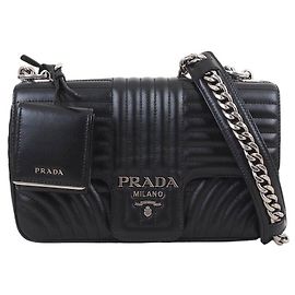 Prada Bolso de hombro Diagram de becerro suave Negro