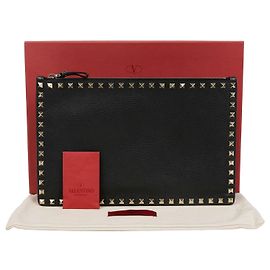 Clutch Rockstud Valentino Vermelha de Couro Vermelho