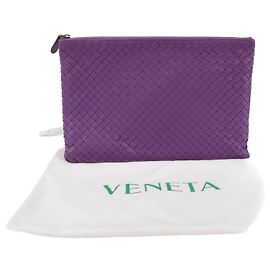 Clutch Intrecciato Bottega Veneta em couro roxo Roxo