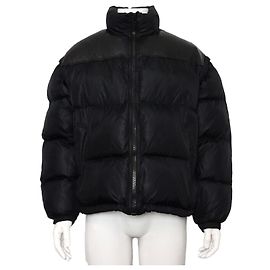 Céline Gesteppte Herrenjacke mit Logo und schwarzem Lederpatch am Kragen Schwarz
