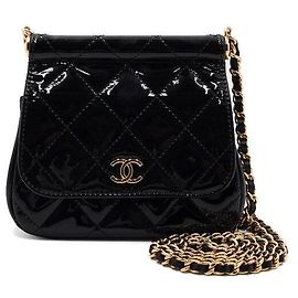 Chanel Mini Bolsa de Ombro com Aba e Corrente em Verniz Preto Preto